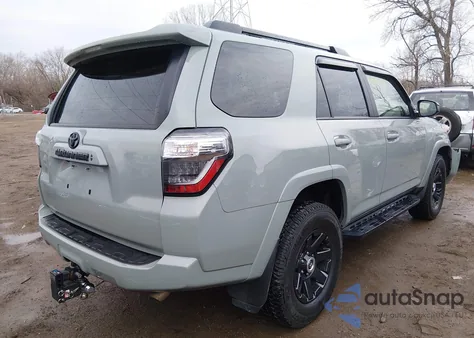 2022 Toyota 4Runner Trail Special Edition из США, поврежденный, VIN JTETU5JR4N6032302